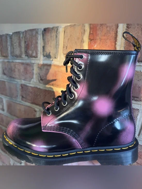 Dr.Martens Arcadia Distressed Leather Lace-Up Pink/Black Boots - Size 7 Women’s - Picture 1 of 6
